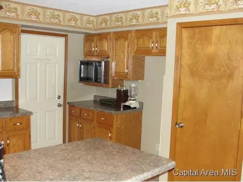 100 Walnut Valley Dr, Springfield, IL 62707 photo 8