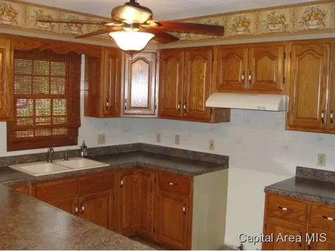 100 Walnut Valley Dr, Springfield, IL 62707 photo 7