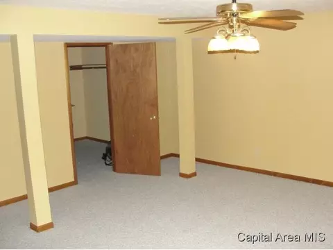 100 Walnut Valley Dr, Springfield, IL 62707 photo 22