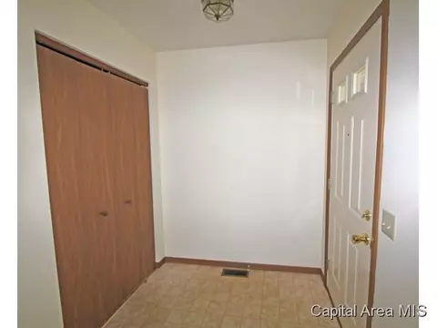 5212 Carlton, Springfield, IL 62703 photo 3