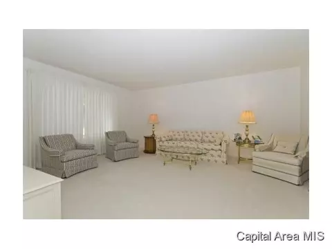 2525 Argonne Ave, Springfield, IL 62704 photo 3