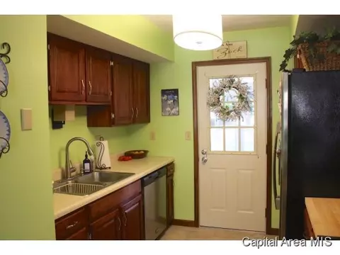 39 Harbauer Ln, Springfield, IL 62702 photo 8