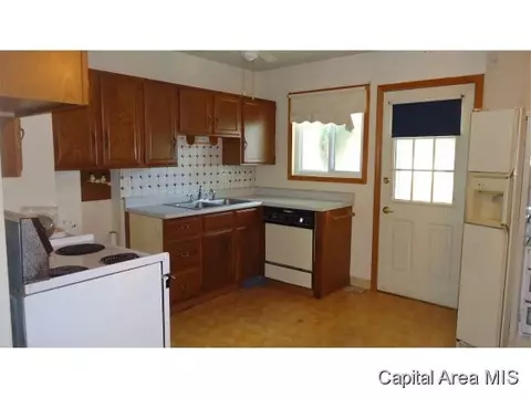 1821 Bertman, Springfield, IL 62702 photo 4