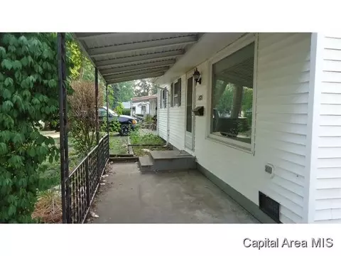 1821 Bertman, Springfield, IL 62702 photo 2