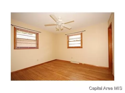 824 Independence Rdg, Springfield, IL 62702 photo 13