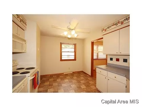 824 Independence Rdg, Springfield, IL 62702 photo 12