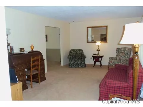 3132 Kemper Dr, Springfield, IL 62704 photo 3