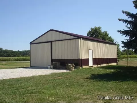 16073 E View Dr, Girard, IL 62640 photo 6