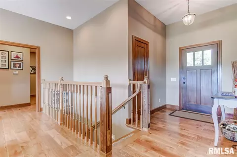 605 Gabriel Rd, Springfield, IL 62712 photo 2