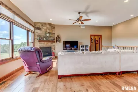 605 Gabriel Rd, Springfield, IL 62712 photo 5