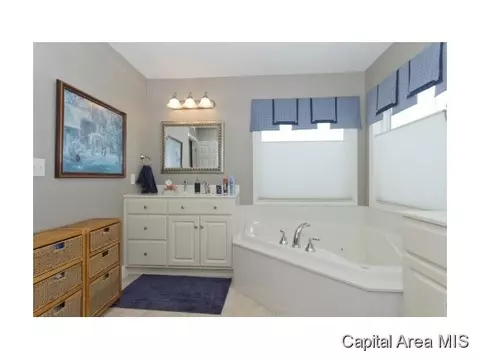 608 Woodbridge, Springfield, IL 62711 photo 13