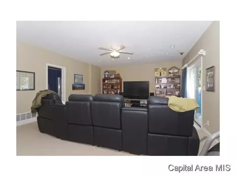 608 Woodbridge, Springfield, IL 62711 photo 17