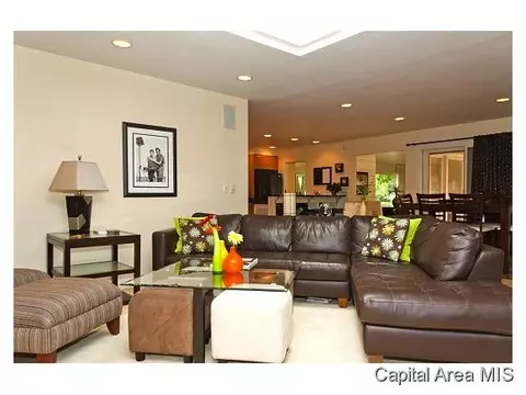 2101 Briarcliff Dr, Springfield, IL 62704 photo 12