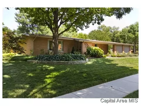 2101 Briarcliff Dr, Springfield, IL 62704 photo 1
