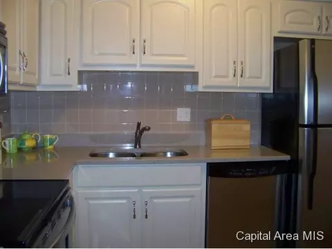 1301 S Douglas #C, Springfield, IL 62704 photo 10