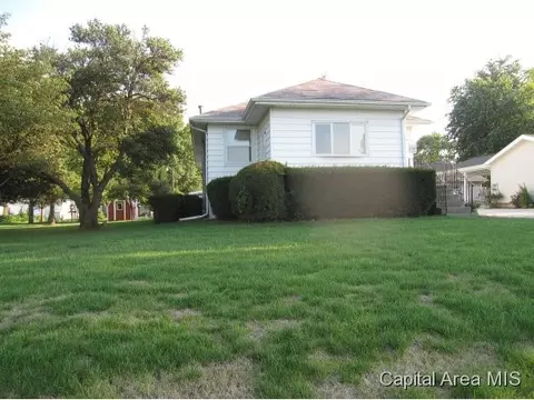 309 E Wineman, Auburn, IL 62615 photo 2