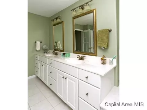 2620 Dickens, Springfield, IL 62711 photo 17