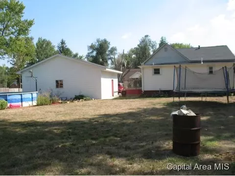 613 Spaulding St, Riverton, IL 62561 photo 3