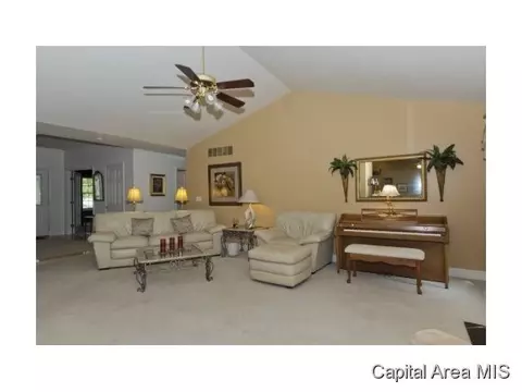 3508 Sandpiper Dr, Springfield, IL 62711 photo 2