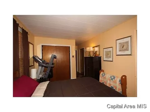 111 E Sycamore, Thayer, IL 62689 photo 12