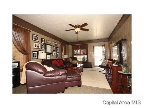 111 E Sycamore, Thayer, IL 62689 photo 6