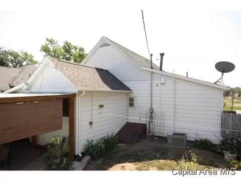 111 E Sycamore, Thayer, IL 62689 photo 16