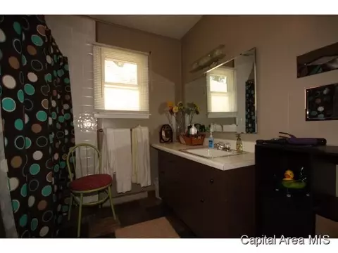 111 E Sycamore, Thayer, IL 62689 photo 10