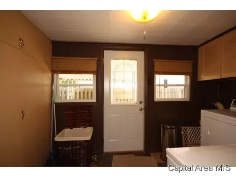 111 E Sycamore, Thayer, IL 62689 photo 14