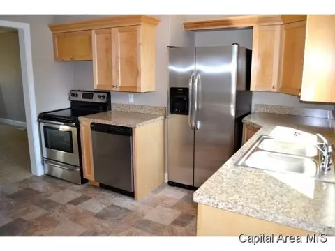 2028 Marland, Springfield, IL 62702 photo 3
