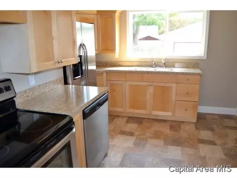 2028 Marland, Springfield, IL 62702 photo 4
