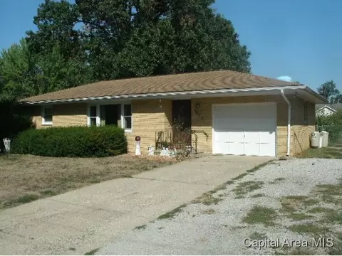1020 N 03rd St, Riverton, IL 62561 photo 2