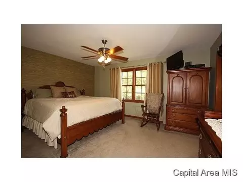1409 E Hoechester, Springfield, IL 62712 photo 9