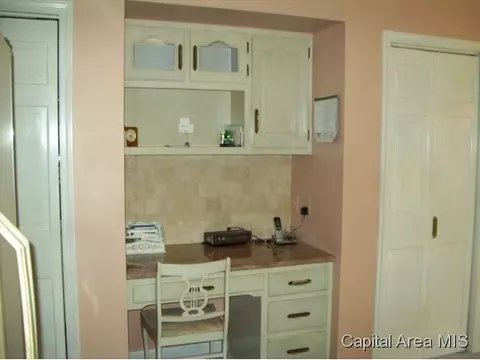 63 Brighton, Springfield, IL 62702 photo 4