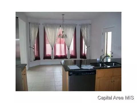 1901 Appleton, Springfield, IL 62711 photo 2