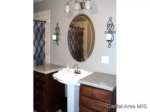 151 Olive, Virden, IL 62690 photo 19