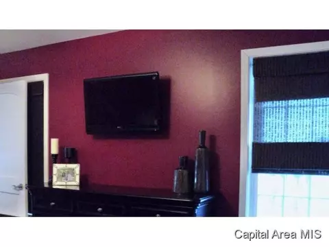 151 Olive, Virden, IL 62690 photo 18