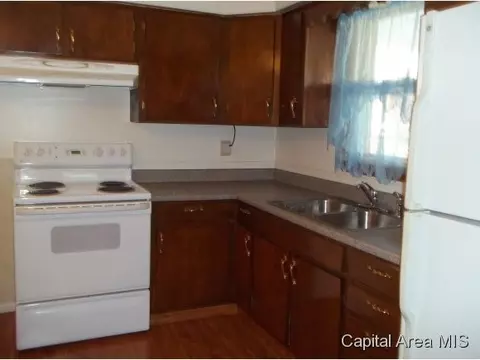 1832 Watch, Springfield, IL 62702 photo 3