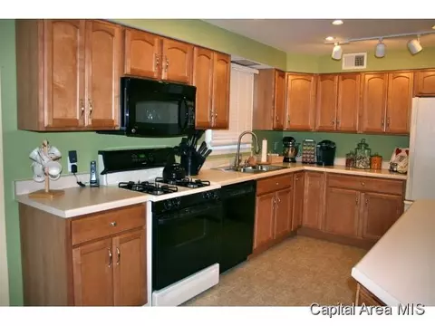 114 Nottingham, Springfield, IL 62704 photo 4
