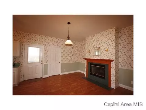 1521 E Barber, Sherman, IL 62684 photo 10