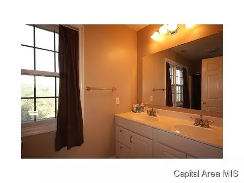 1521 E Barber, Sherman, IL 62684 photo 19