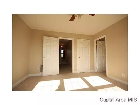 1521 E Barber, Sherman, IL 62684 photo 15
