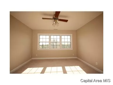 1521 E Barber, Sherman, IL 62684 photo 14