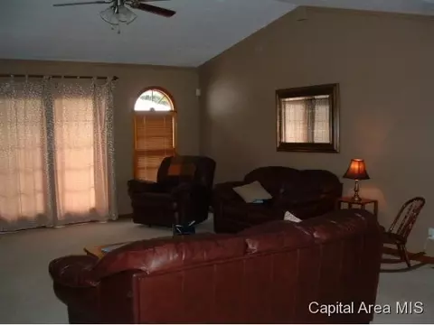 11382 Timber View Ln, Athens, IL 62613 photo 3