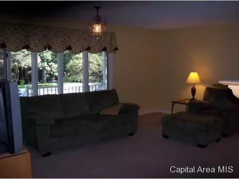7 Harlan Ct, Springfield, IL 62712 photo 3