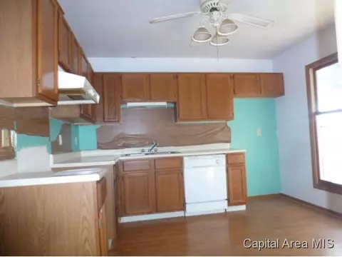 2 Bridgeview, Beardstown, IL 62618 photo 5
