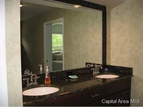 17 Hawthorne Ln, Springfield, IL 62712 photo 13