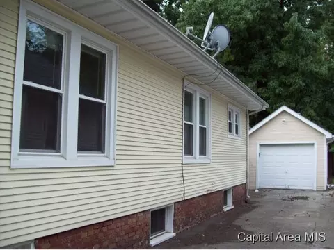 1717 S Pasfield, Springfield, IL 62704 photo 2