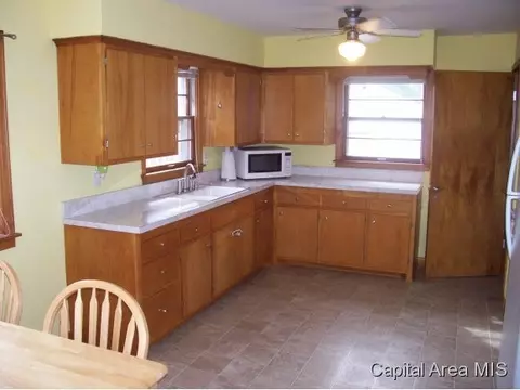 2141 N 6th St, Springfield, IL 62702 photo 4
