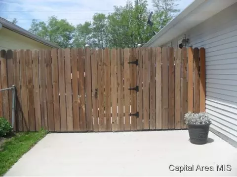2533 Burton, Springfield, IL 62703 photo 4