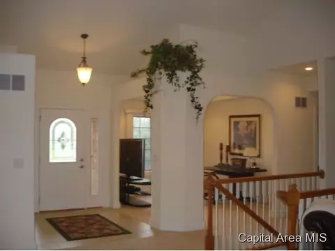 2717 Dickens, Springfield, IL 62711 photo 2